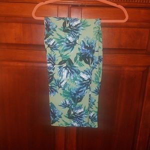 Banana Republic and Vince Camuto summer outfit bot